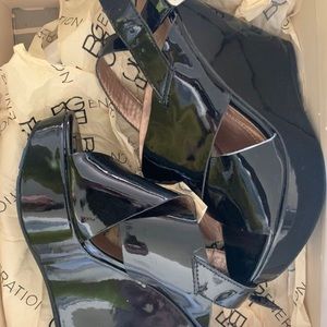 BCBG Wedges for women size 8 New!